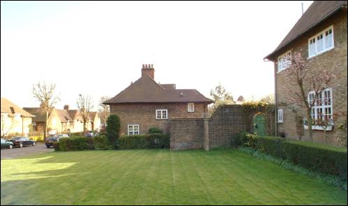 25 Asmuns Place-view from
